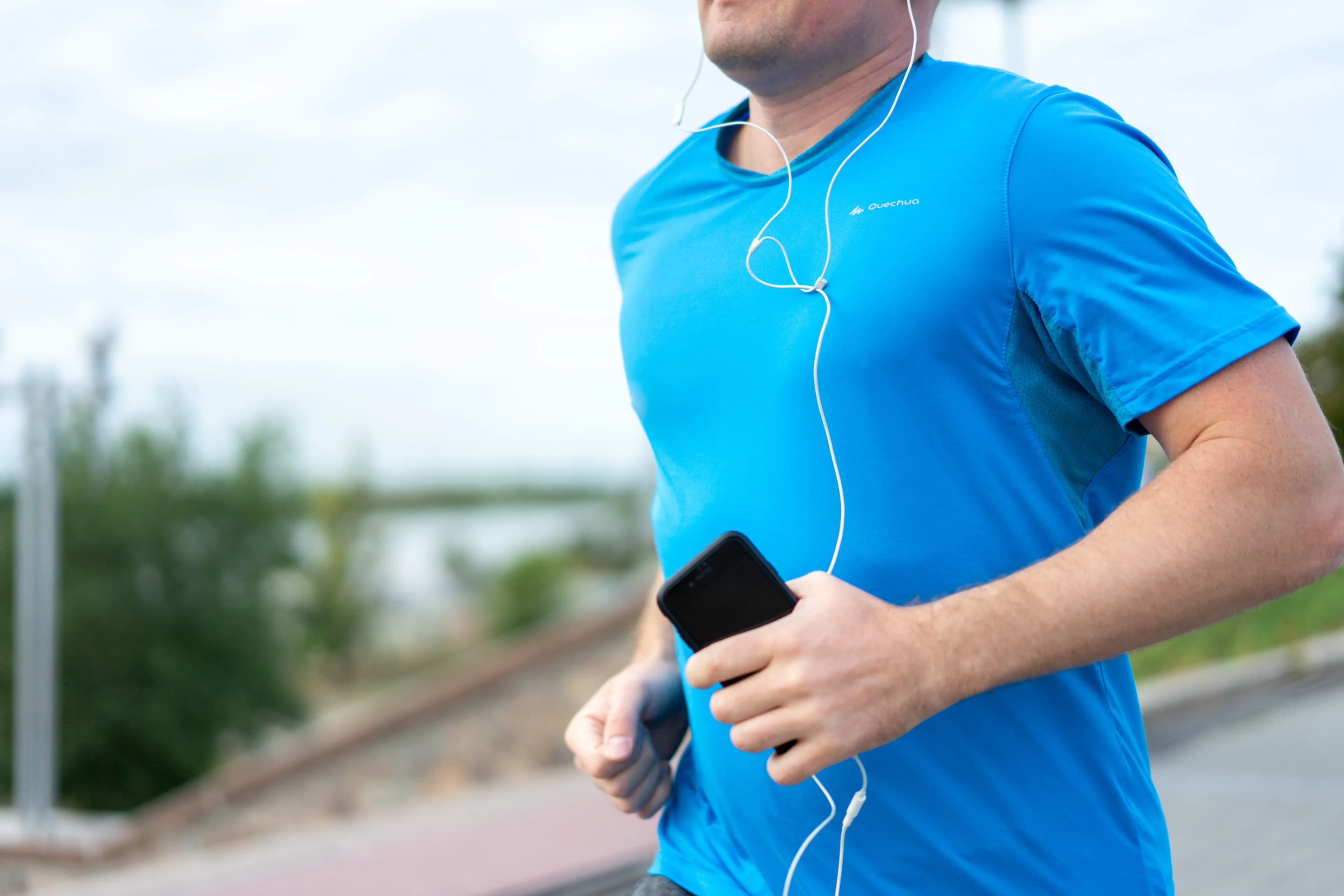 h-hombre-running.webp