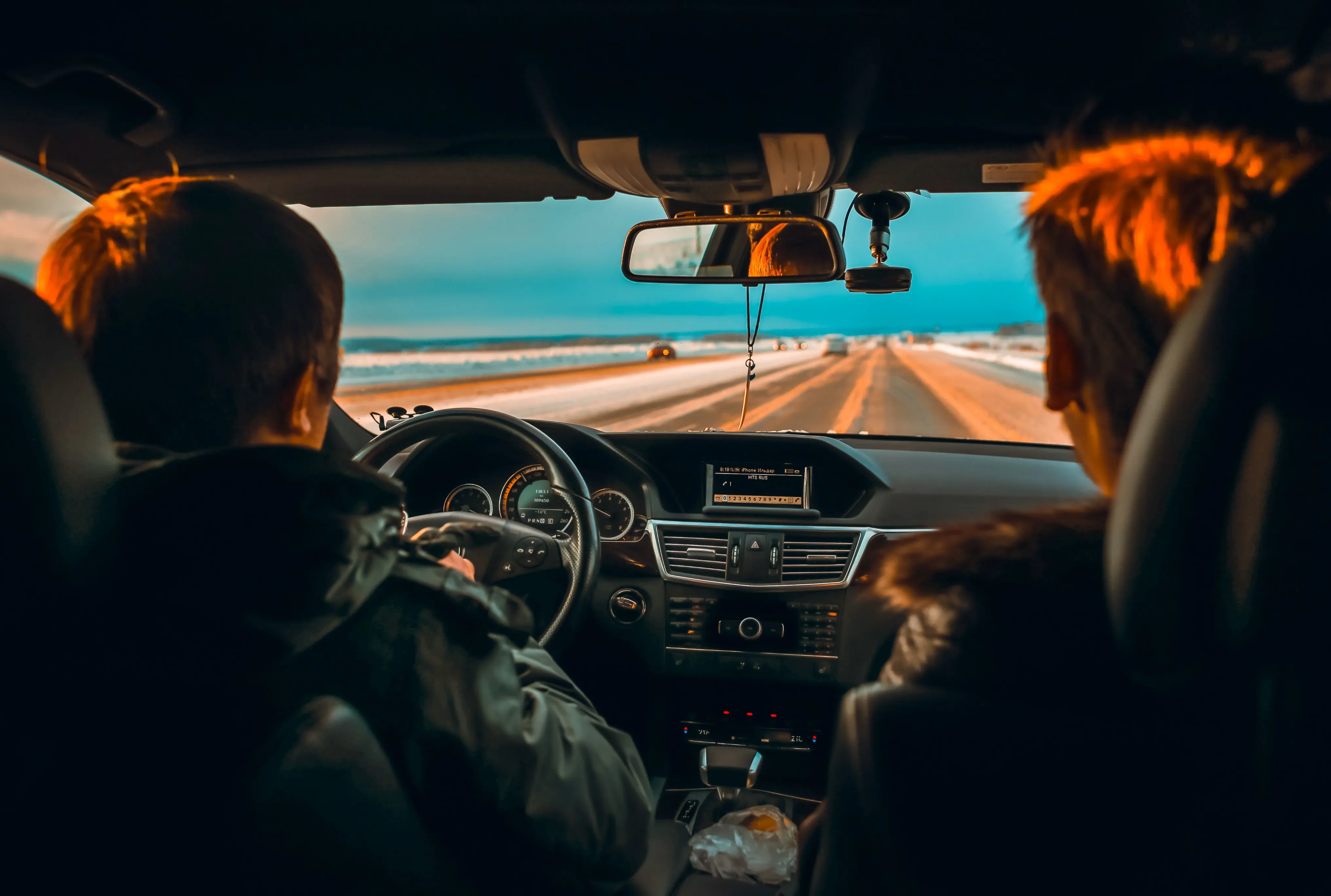 h-jovenes-carretera.webp
